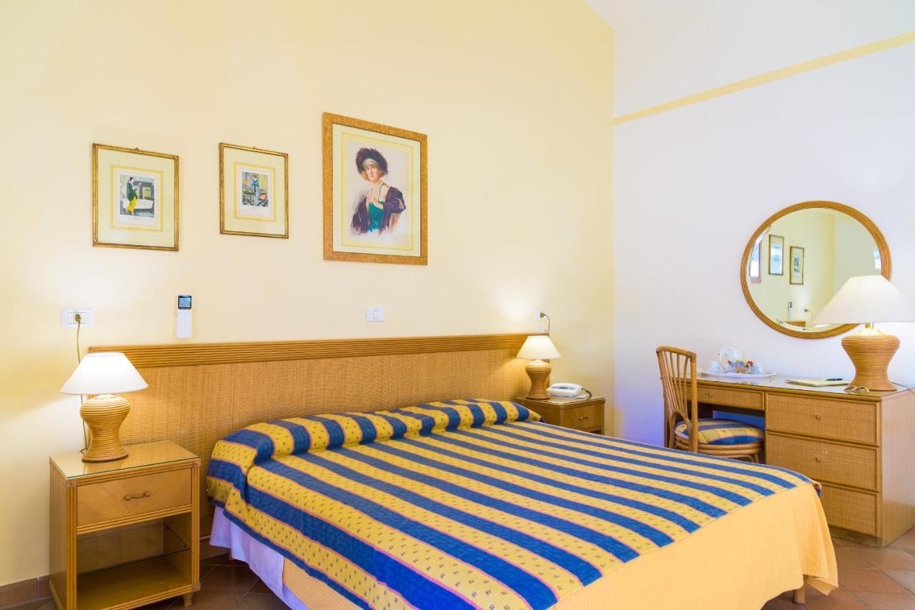 Hotel Villa Ottone ปอร์โตแฟร์ราโย ภายนอก รูปภาพ