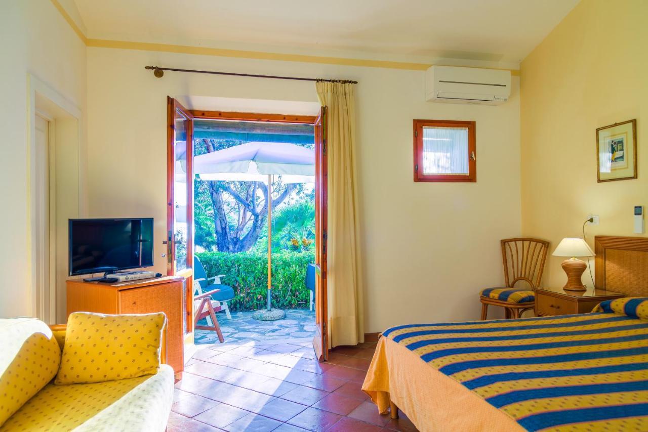 Hotel Villa Ottone ปอร์โตแฟร์ราโย ภายนอก รูปภาพ