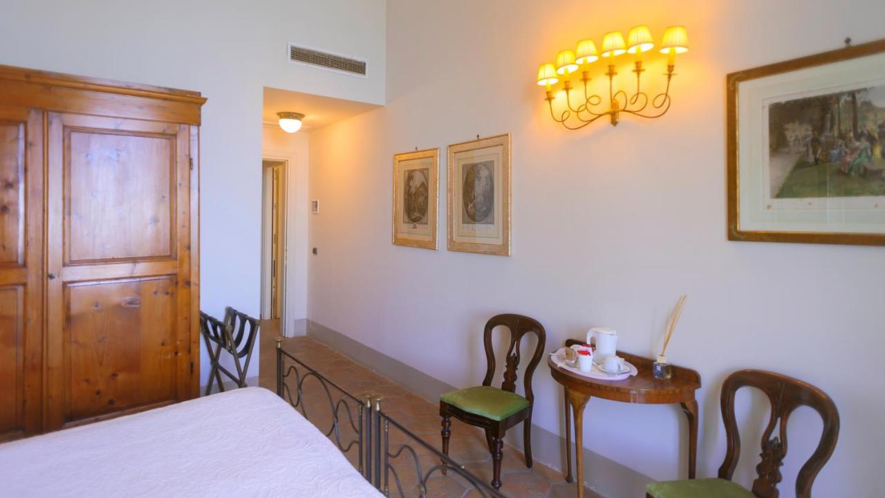 Hotel Villa Ottone ปอร์โตแฟร์ราโย ภายนอก รูปภาพ